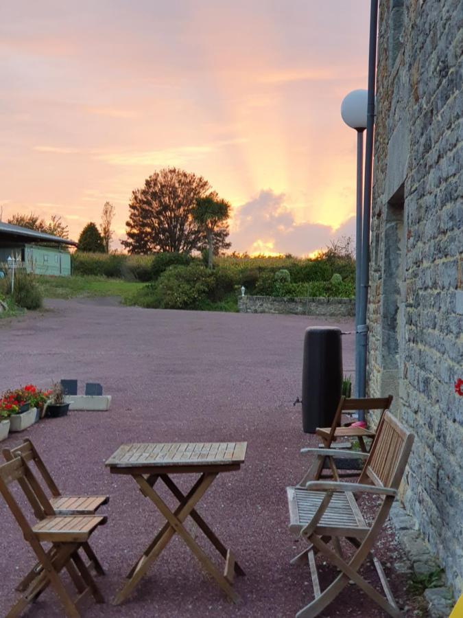 Gites De Line Marvie Surtainville Exteriör bild
